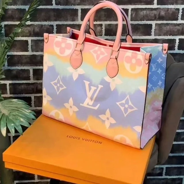 Very Superior Leather 12A Quality Big Size Bag For Women Very Stylish And Trendy