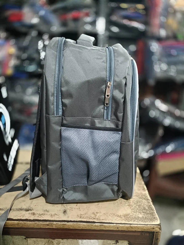 aMERICAN tOURISTER PBH P034 - 1 20*15*8 Large durable American Backpack - Silk, 18*14*7