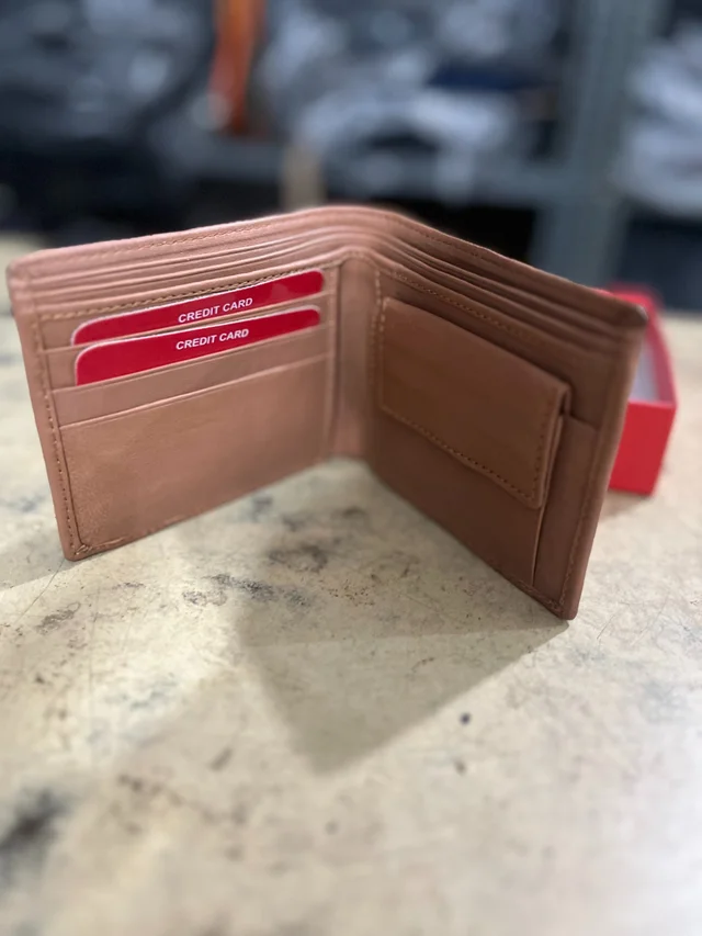 Levi’s Classic Men’s Bi-Fold Leather Wallet / Gents Purse