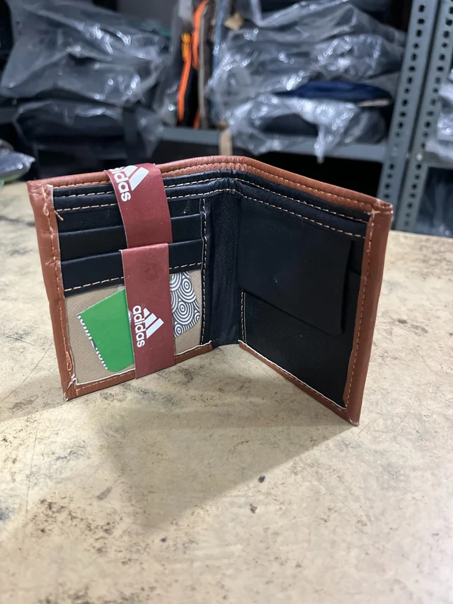 Stylish Bi-Fold Wallet / Gents Purse