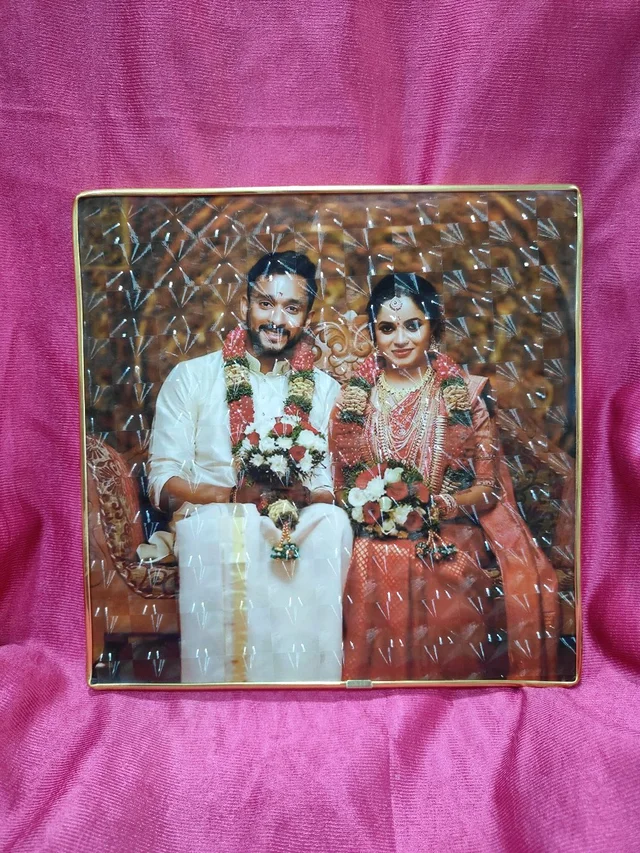 8x8" Inch Square - Golden Beeding Photo Frame - Matte Paper