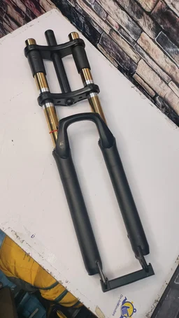 MTB Downhill Suspension Fork for Stunt Riding (26inch) 26X2.40