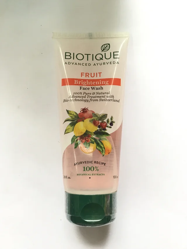 BIOTIQUE Fruit Brightening Facewash