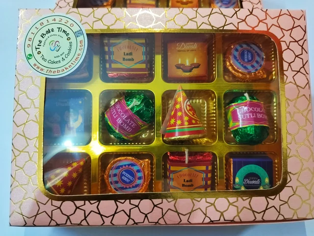 Chocolate Box 12 Cavity (Cracker)