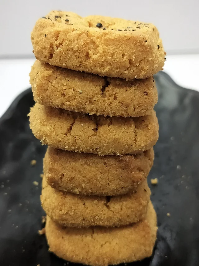 Sooji & Aata Biscuits - Sweet - 400-450 Gms